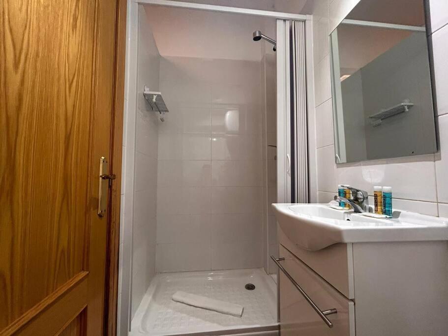 Cute Studio In Gran Via -Si1 Madrid Exterior photo